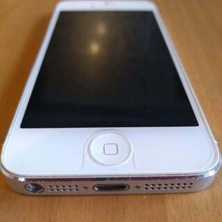 iphone 5 white 16GB AUの画像