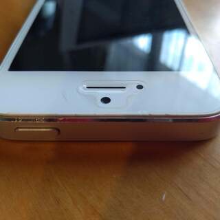 iphone 5 white 16GB AUの画像