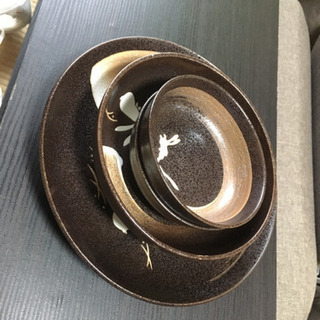 ウサギ柄食器セットとそのほか数点