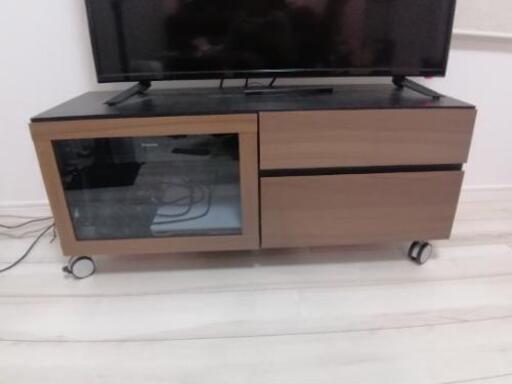 美品　テレビ台