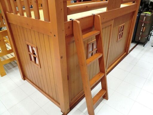 システムベッド ベッド はしご付き 小部屋風 引き戸 カーテン付き 中古  苫小牧西店