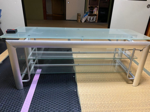 ガラステレビ台