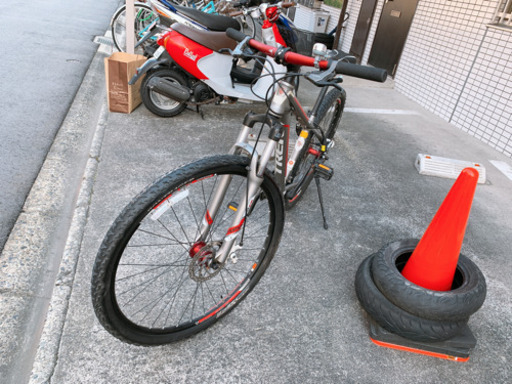 TREK スポーツ自転車