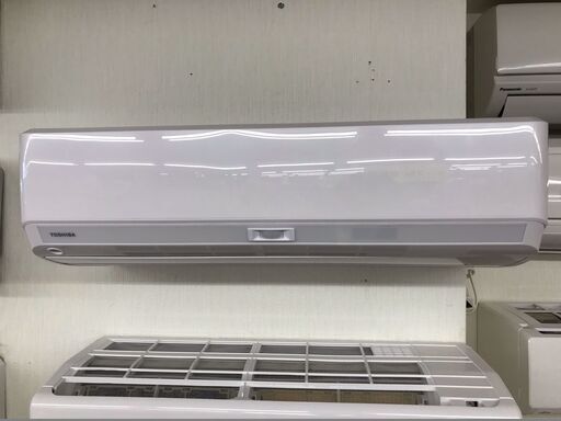 モデルルーム展示品！！！　新同品！！！　２０２０年製　東芝　２．２ｋ冷暖房エアコン（６畳～８畳）　５５，８００円（税込み）