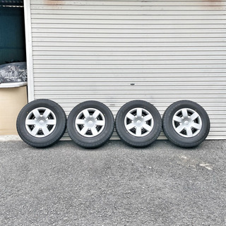 ハイエース タイヤホイールセット4本 新車外し