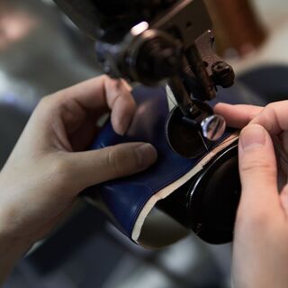 シート組立／加工機械オペレーターの画像