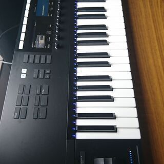 KOMPLETE KONTROL S49 MK2