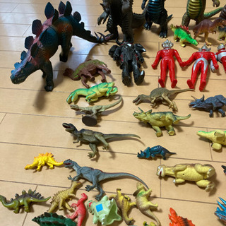 【終了しました】ウルトラマン　怪獣　恐竜いろいろの画像