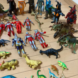 【終了しました】ウルトラマン　怪獣　恐竜いろいろの画像