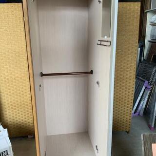 【美品】クローゼット収納/衣類収納/鏡付きの画像