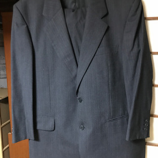 スーツ、お譲りします。美品です。