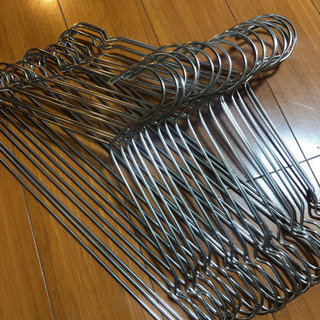 ステンレスハンガー20本の画像