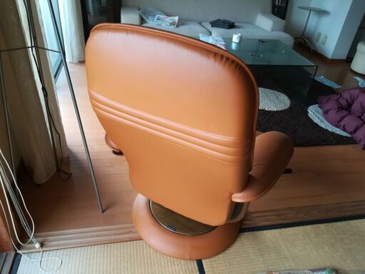 リクライニングチェア　オットマン付き　カリモク社製