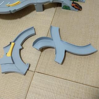 トミカパーキングとやまみちドライブセット☆トミカ5台付き！の画像