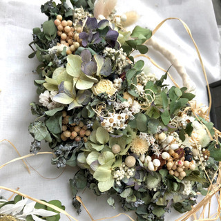 グリーンホワイトリースブーケ