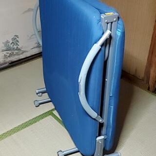 折り畳みベッド(商談中)