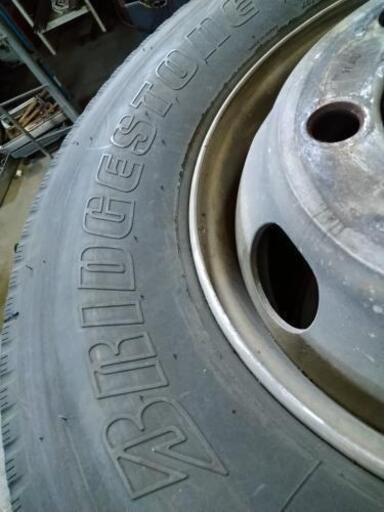 トラックの夏タイヤ