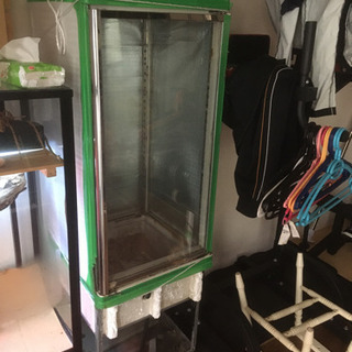 爬虫類飼育ケージ　4面冷蔵ショーケース　温室