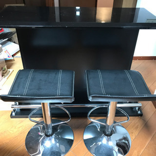鏡面仕様のバーカウンター&椅子2脚セット