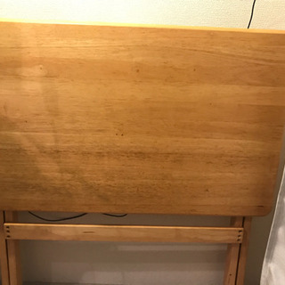折り畳みテーブルの画像