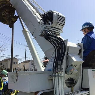 【未経験者の募集です！】【18歳以上】【信号機工事】【パーキング・メーター工事】【建柱工事】【屋内電気工事】【電工・通信工として一生モノの技術と資格を身につけるチャンス】【正社員・契約社員どちらでもOK】【年間休日120日以上】【手当充実】【男性社員育休実績あり】の画像