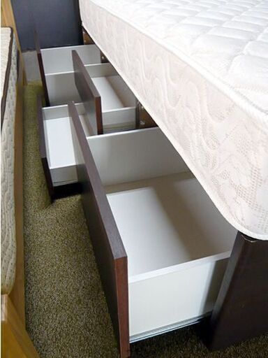 〇 札幌 シングルベッド 引出し×4 コンセント付 マットレス厚さ220㎜ ふつう~かため ダークブラウン系 こげ茶系 シングルベット