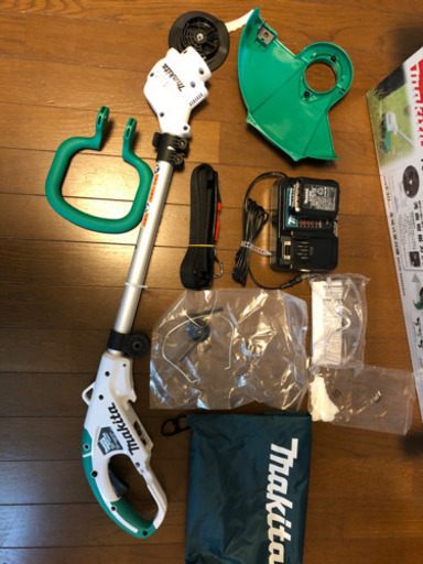 ほぼ新品)マキタ　MUR100DSH 充電式草刈機　バッテリー＋充電器付