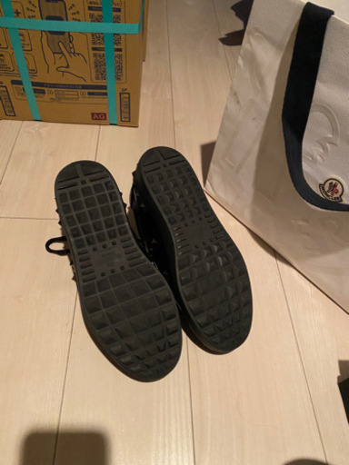 ヴァレンティノ スニーカー
