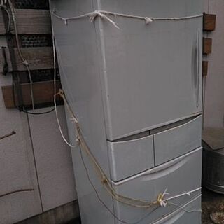 注意！電源入りません、壊れています　東芝冷蔵庫 425L　GR-M43KCLの画像