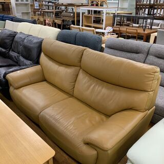 2人掛けソファー　キャメル　半皮　売場展開中！！！