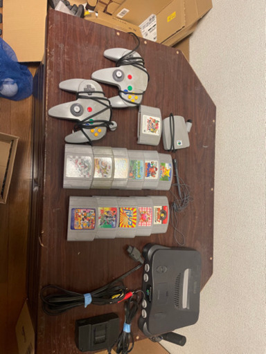 ニンテンドー64本体、カセット、マイク、コントローラー2個