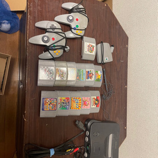 ニンテンドー64本体、カセット、マイク、コントローラー2個