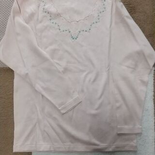 長袖Tシャツ ピンク色