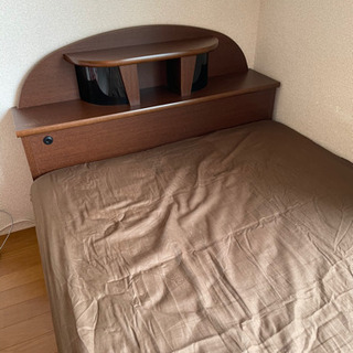 ベルメゾンの収納&照明付きシングルベッドの画像