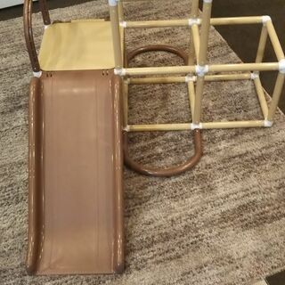 ジャングルジム付き滑り台