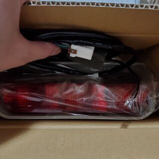 新品未使用ハイマウントユニットの画像