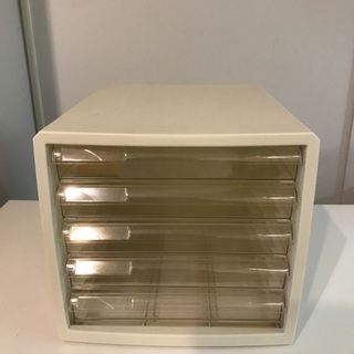 書類入れ、プラスチック