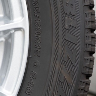 送料込み バリ溝 ピレリ 185/60R15 スタッドレス ホンダ フィット フィット/フィットハイブリッド/etc 当社指定輸入スタッドレスタイヤ