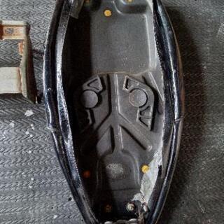 カブ？　シート　取り付け台　の画像