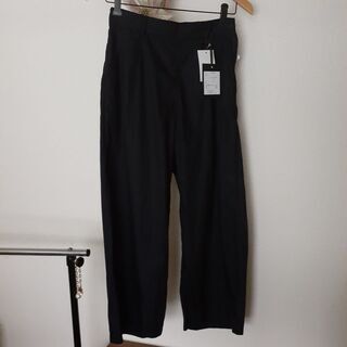 新品未使用  テンセル素材パンツ  紺  Mサイズ