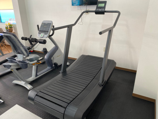 カーブトレッドミル　自走式トレッドミル　DHZ fitness EVOLGEAR