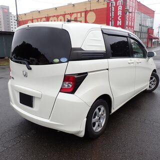 フリード スパイク【ご成約済、ありがとうございました！】即納可！☆グレード G ジャストセレクション☆ディスチャージヘッドライト☆車検R4年7月迄☆社外ナビの画像