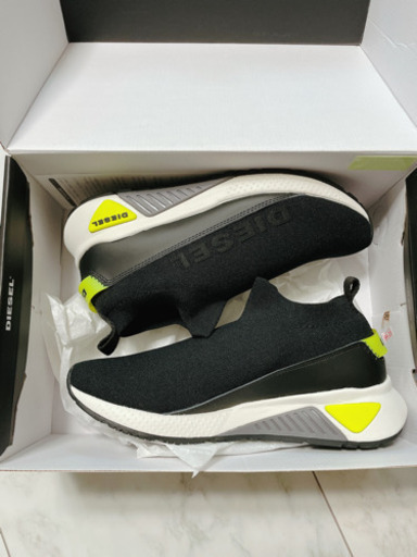 【新品未使用】DIESELスニーカー　27.0cm 黒