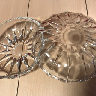 ガラスのお皿　　無料の画像