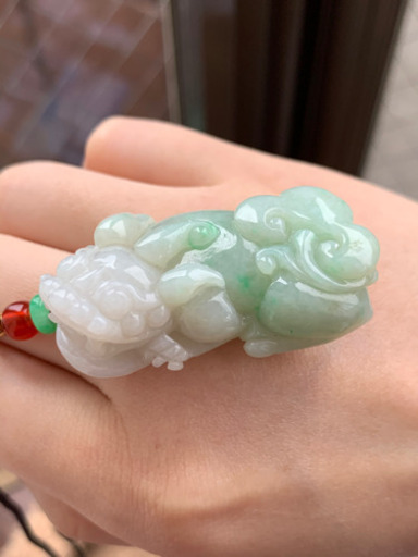 本翡翠ネックレス　貔貅　薄い緑　ミャンマー産