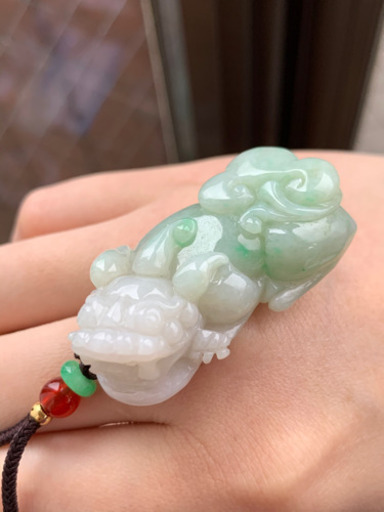 本翡翠ネックレス　貔貅　薄い緑　ミャンマー産