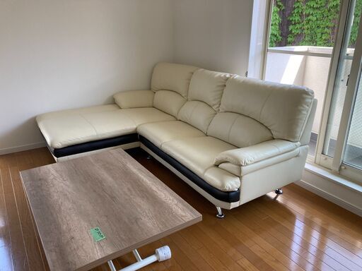 白の本革ソファー　L字型
