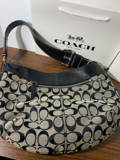 COACH ハンドバック　シグネチャー