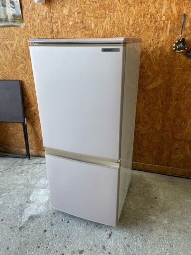 J1803　シャープ　冷蔵庫　137L　2009年