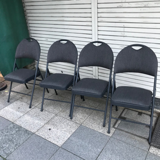 #5353 コストコ クッション付折り畳みイス 四個セット #181037 ELITE CLASSICS
